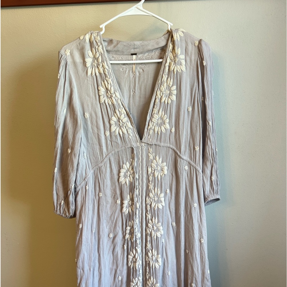 Free people! Size small. embroidered midi/maxi dress. Great condition!